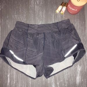 Lululemon Hotty Hot Shorts - 2.5 inches